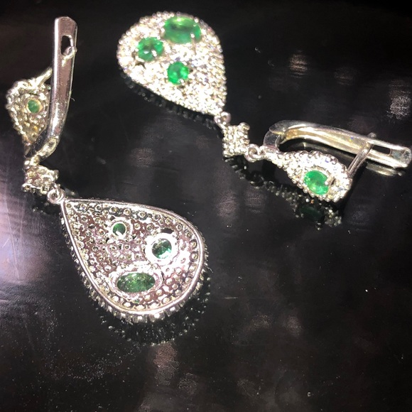 Classy Genuine Emerald Earrings - Picture 8 of 9